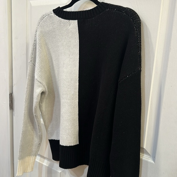 Beach Riot Skull Sweater - Picture 4 of 4